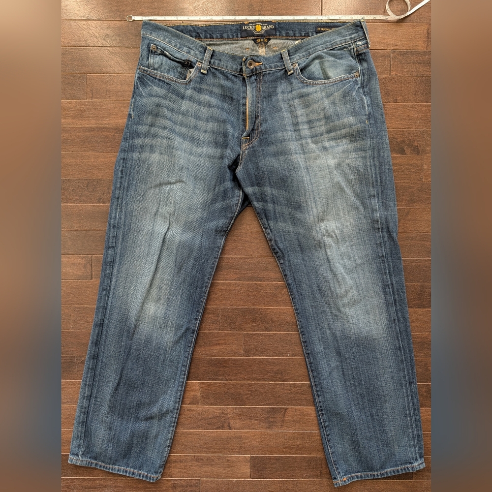 Men’s Lucky Brand 221 Original Straight Jeans | 38x30 | Medium Wash